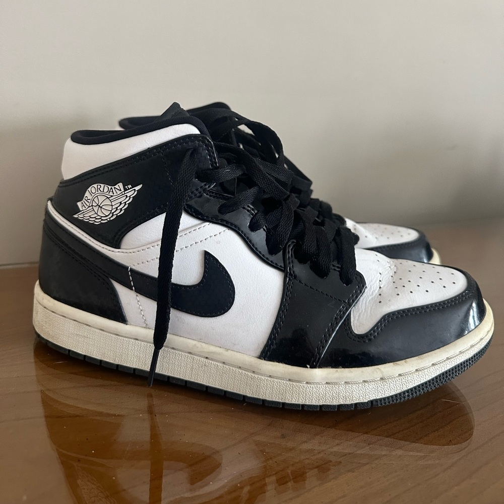 Air Jordan Mid Carbon (Men’s 8/women’s 9.5)